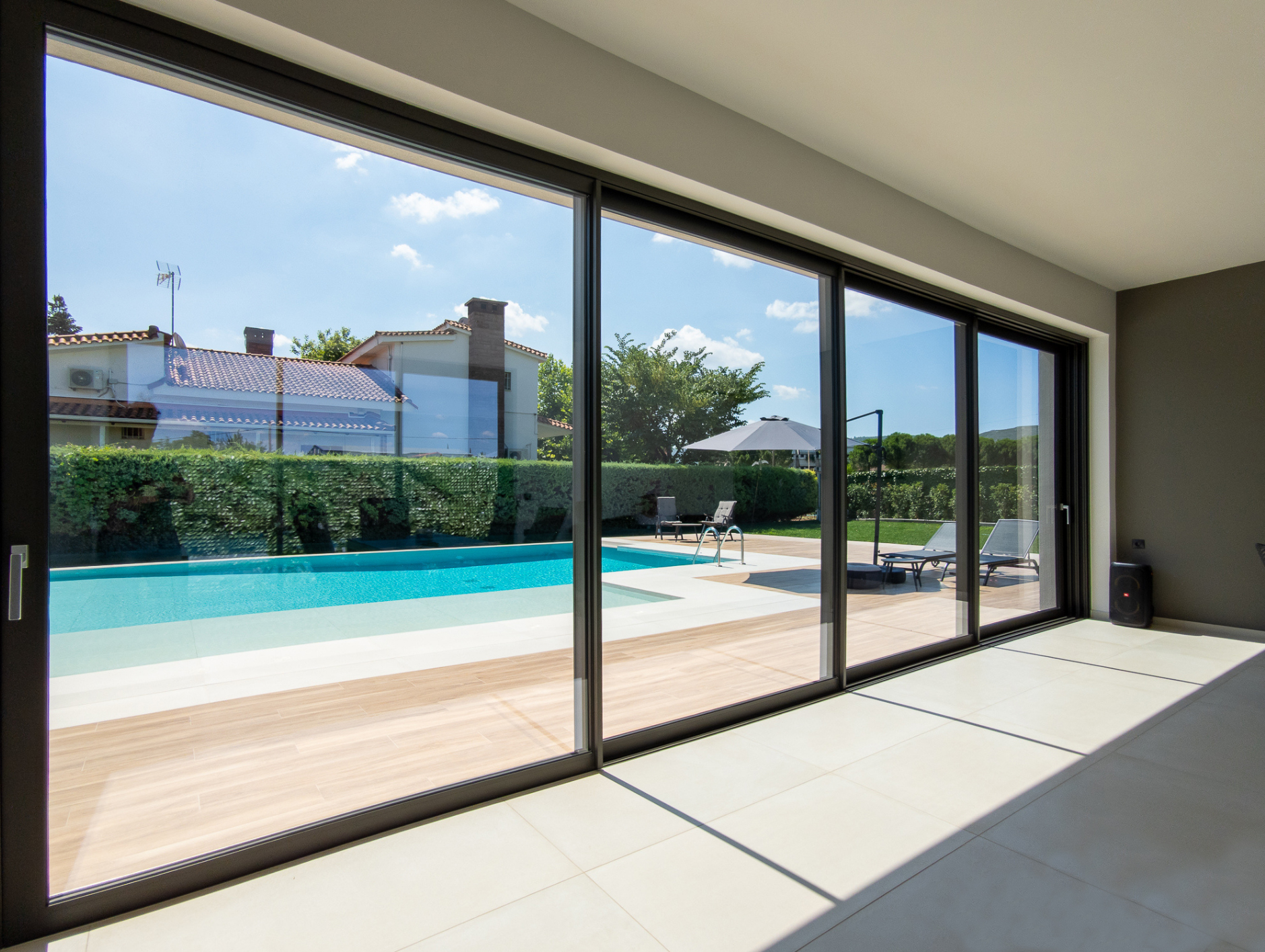 Aluminium windows and doors installed in Kent.